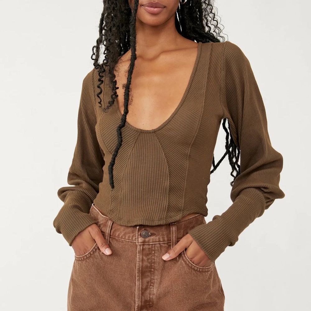 Free People PETRA top . NWT.